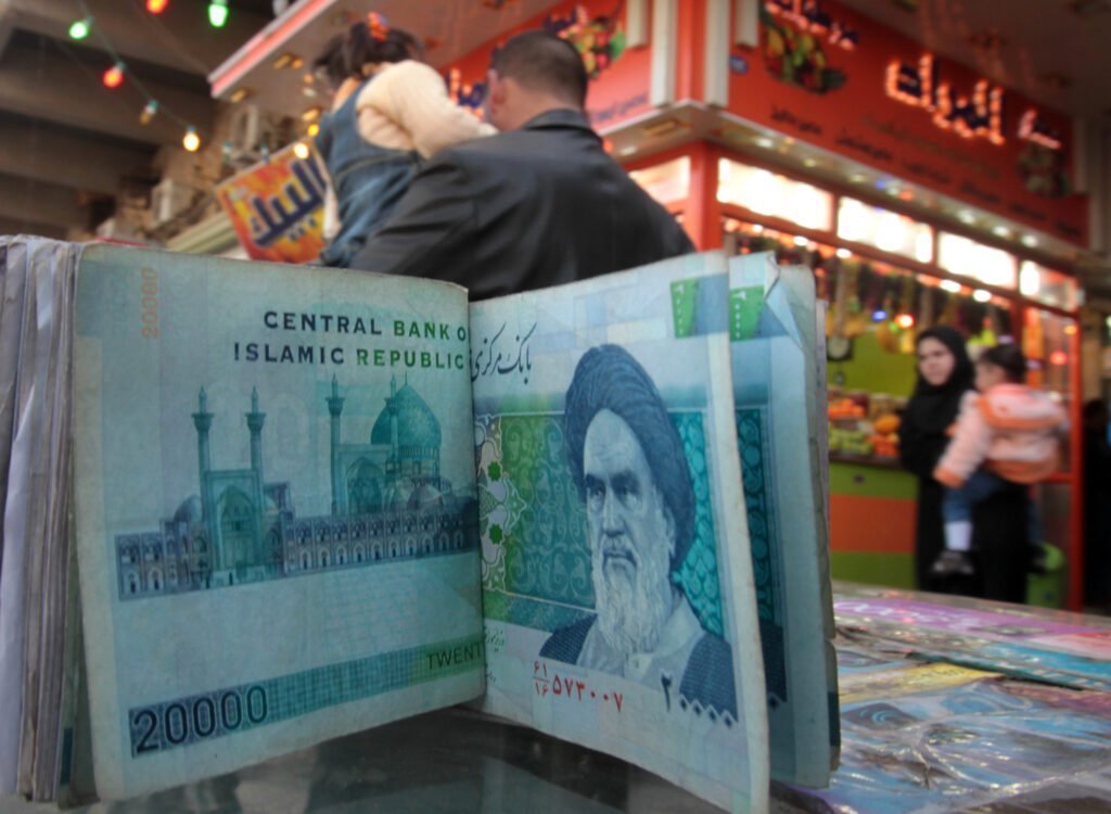 آمریکا-به-عراق-اجازه-داد-میلیاردها-دلار-را-در-اختیار-ایران-بگذارد